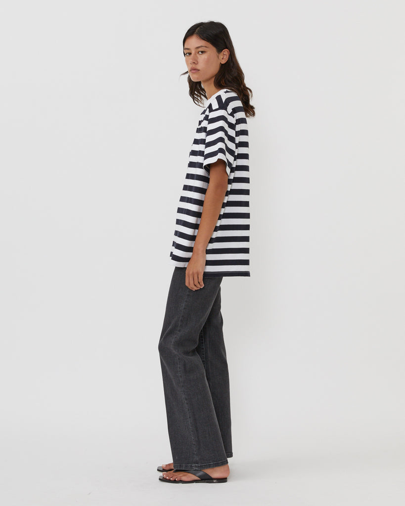 Pyramid High-Rise Flare Jean - Black (7889752195297)