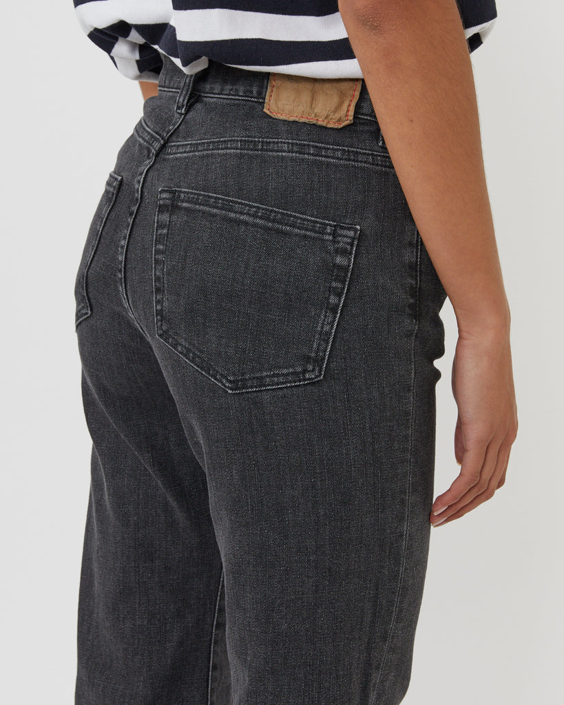 Pyramid High-Rise Flare Jean - Black (7889752195297)